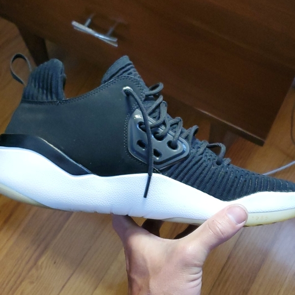 Jordan Training/Running Shoes - Picture 3 of 5